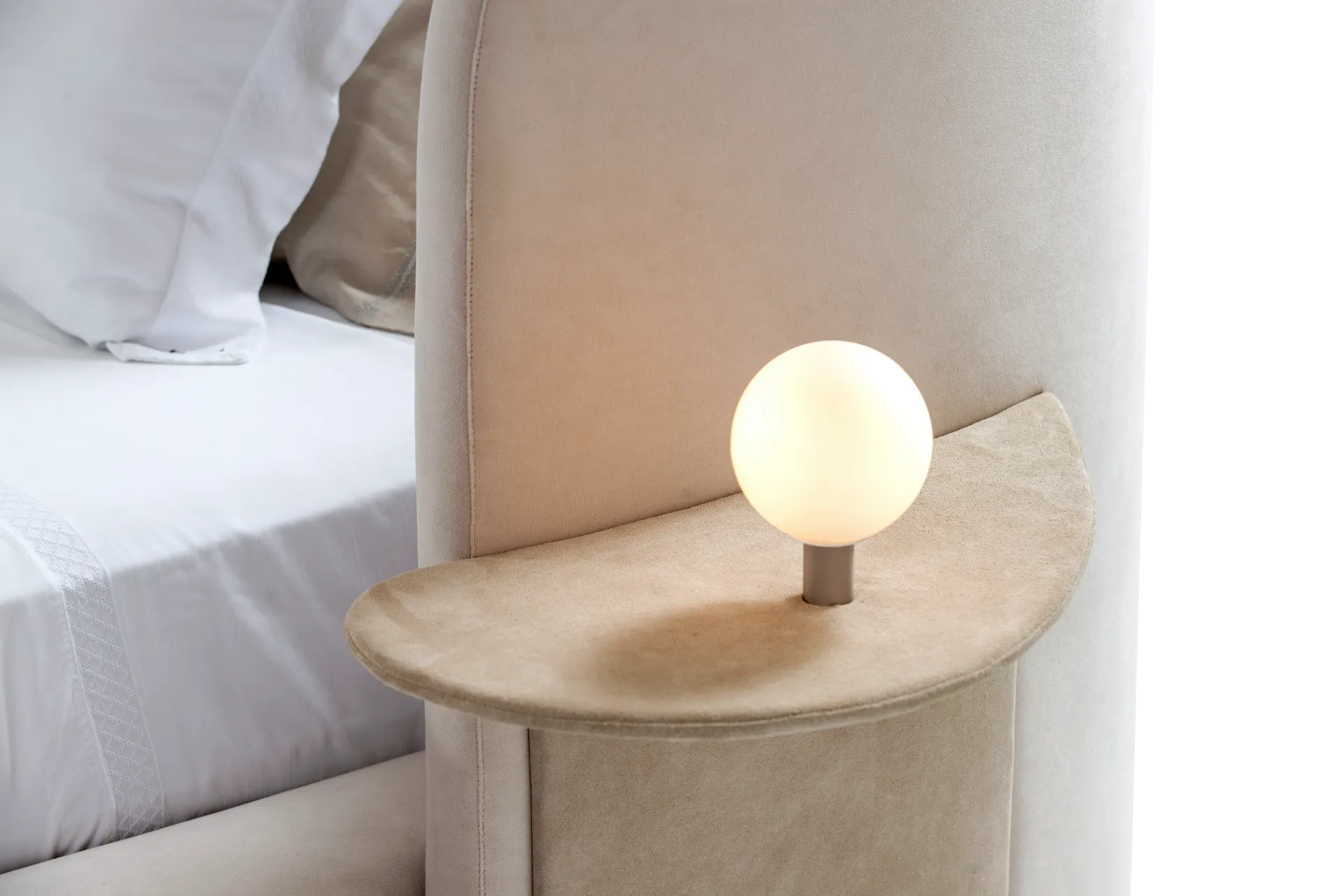 CAMA LUA