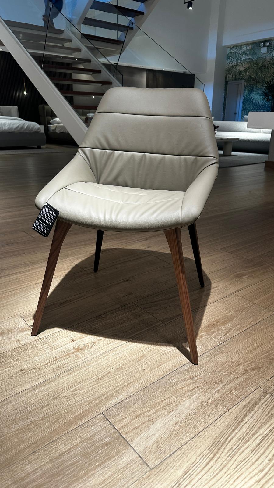 SILLA DE COMEDOR HEY - Cuero Gris